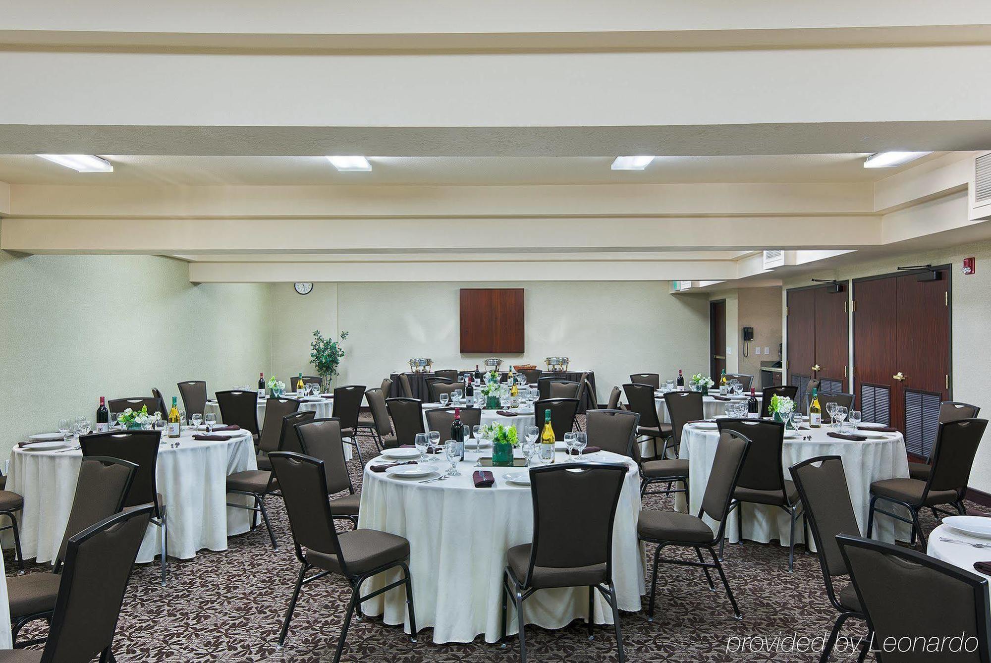 Oxford Suites Spokane Valley Zewnętrze zdjęcie