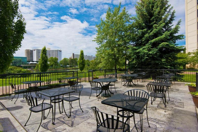 Oxford Suites Spokane Valley Zewnętrze zdjęcie